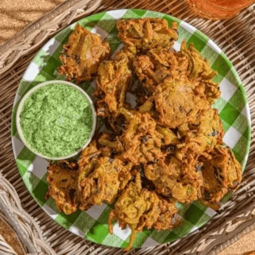Veg Mix Pakoda 150g with green chutney